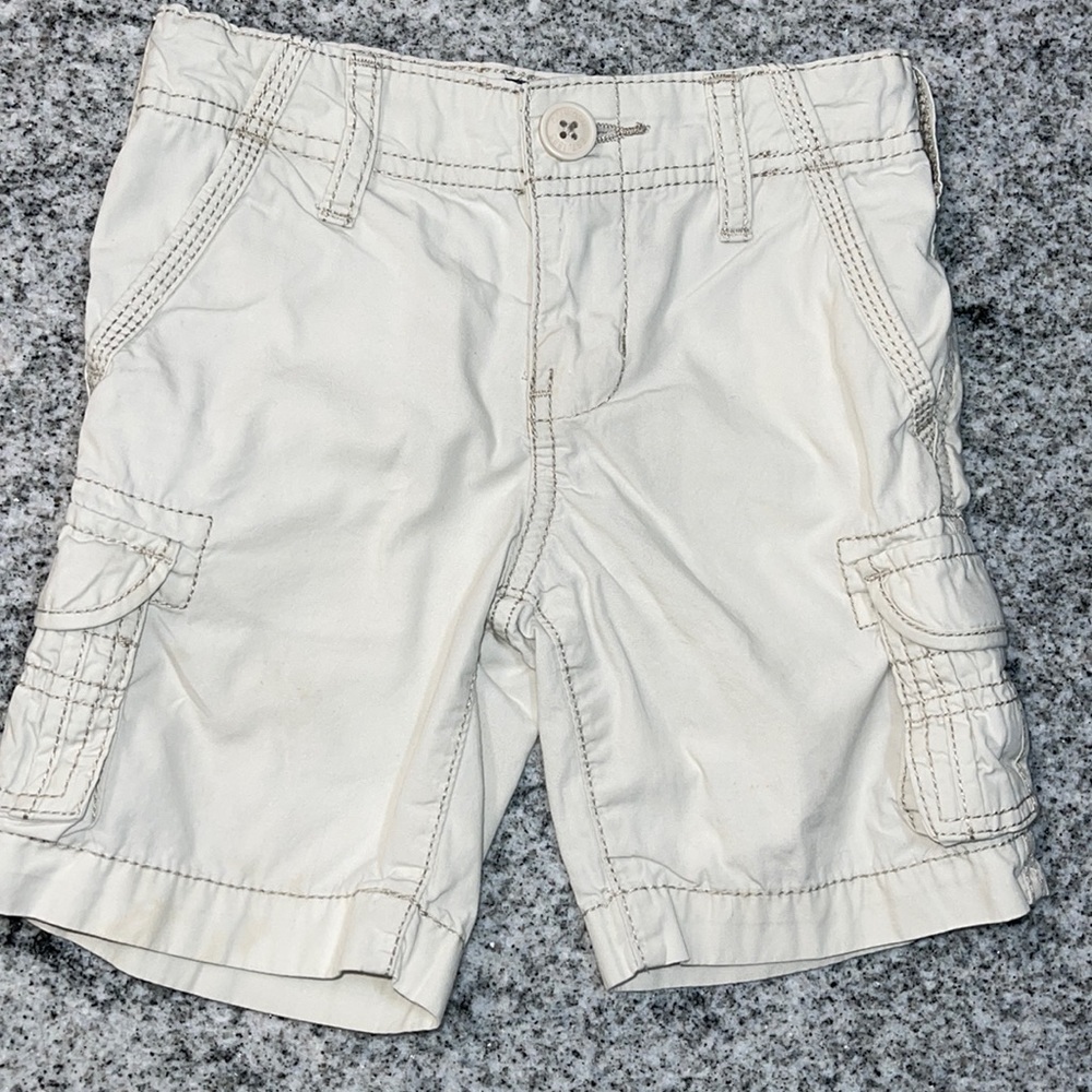 OshKosh Boys Size 2T Shorts